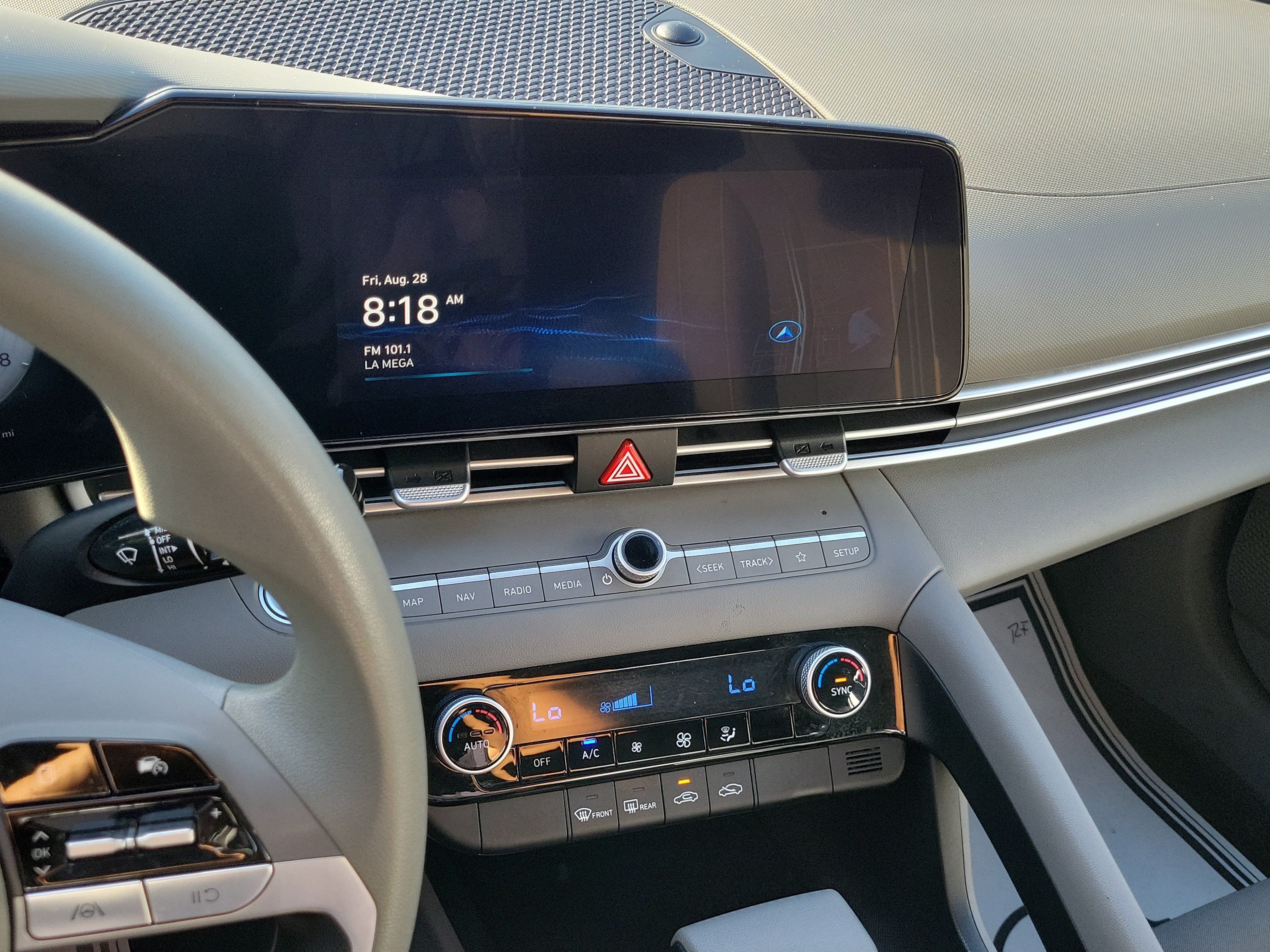 Used 2024 Hyundai Elantra SEL FWD image 23