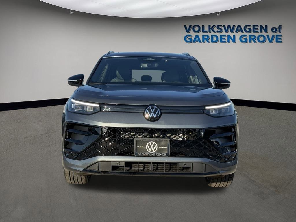 New 2026 Volkswagen Tiguan SE R-Line image 2