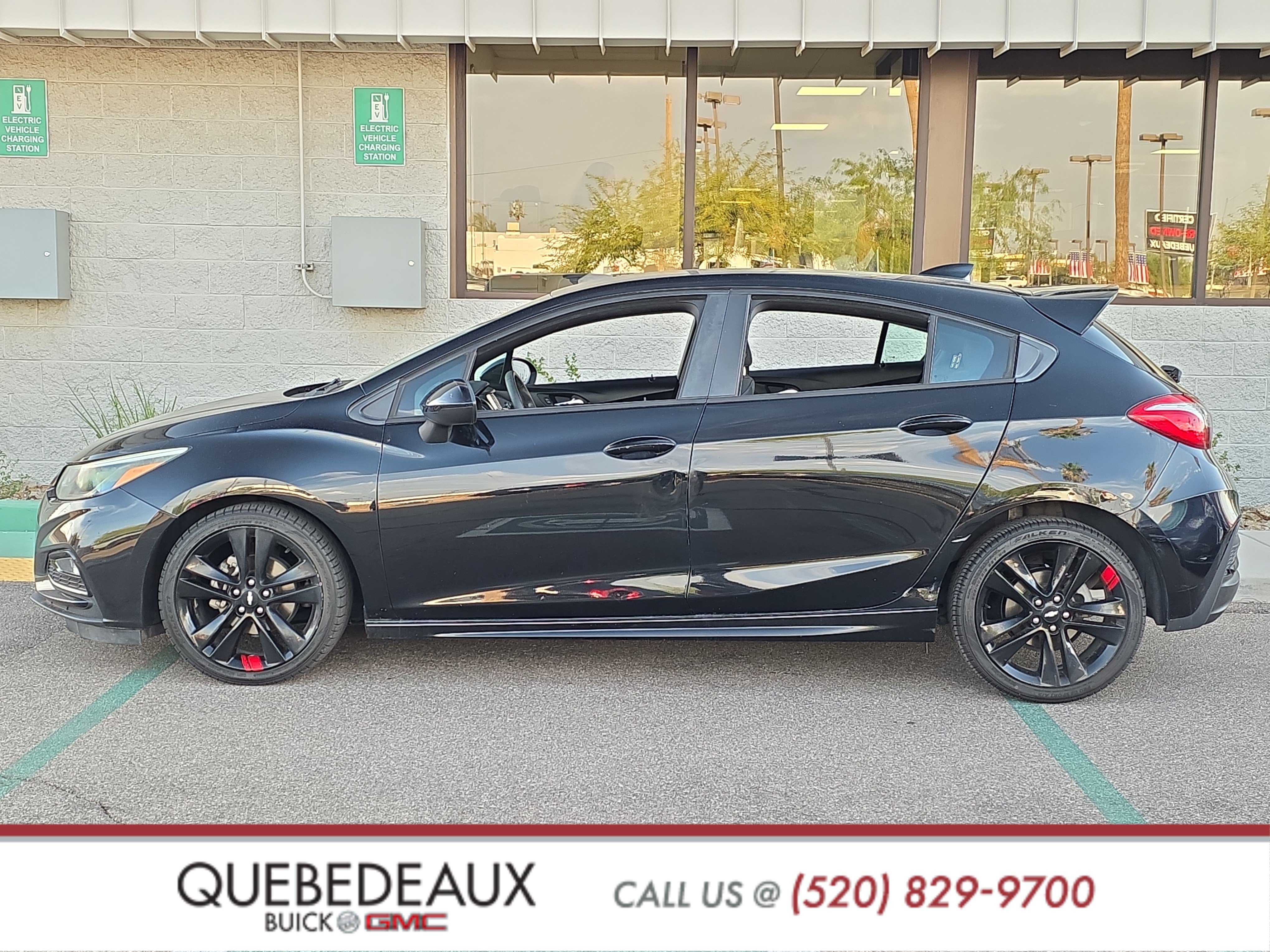 Used 2018 Chevrolet Cruze LT w/ Redline Edition FWD image 4