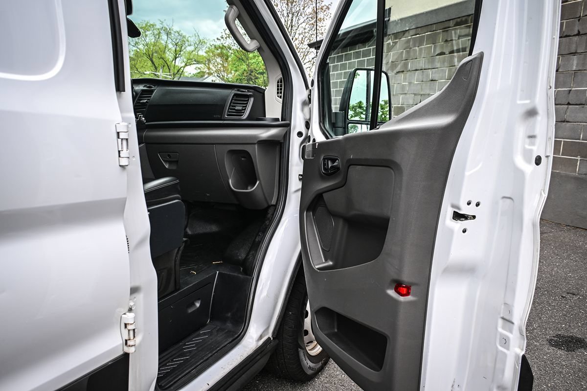 Used 2020 Ford Transit 250 Low Roof RWD image 18