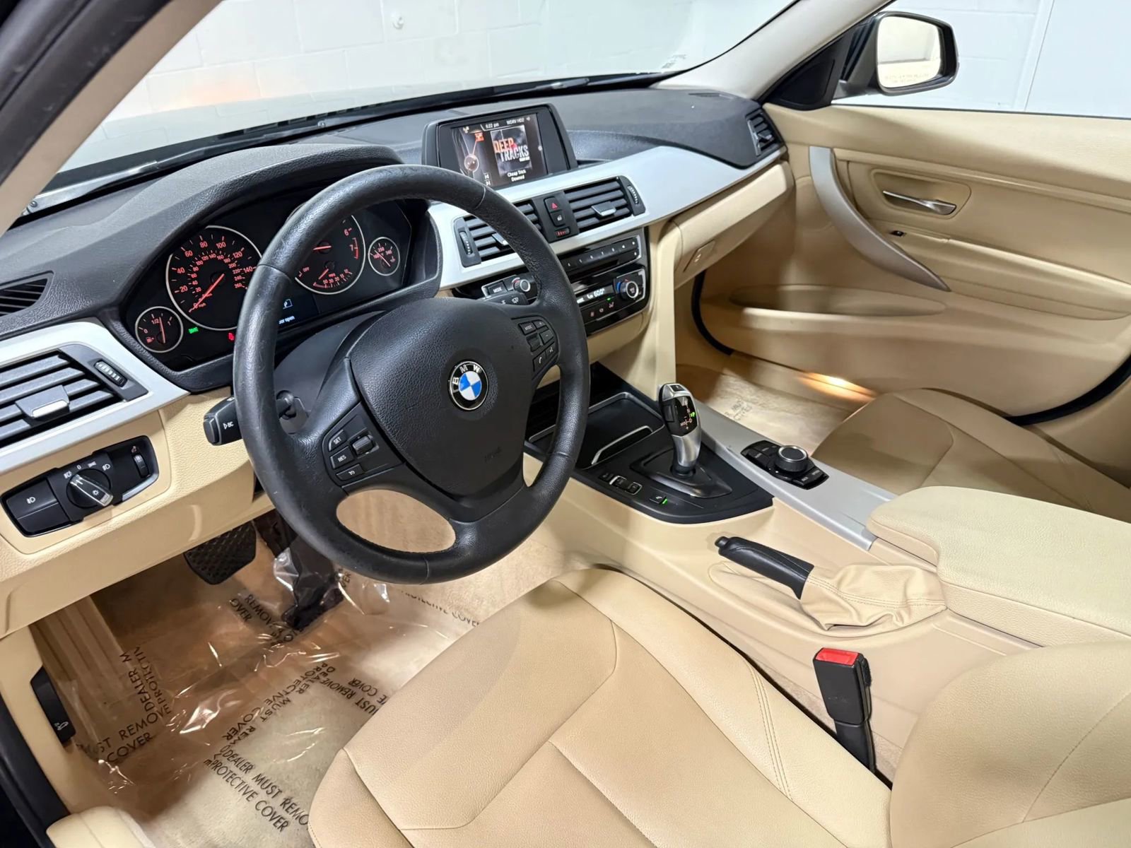 Used 2016 BMW 320i Sedan RWD image 13