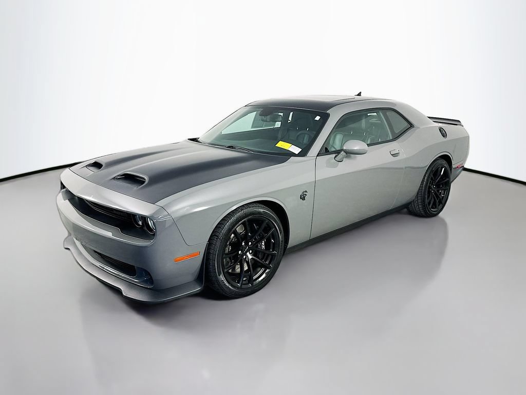 Used 2023 Dodge Challenger SRT Hellcat RWD video 3