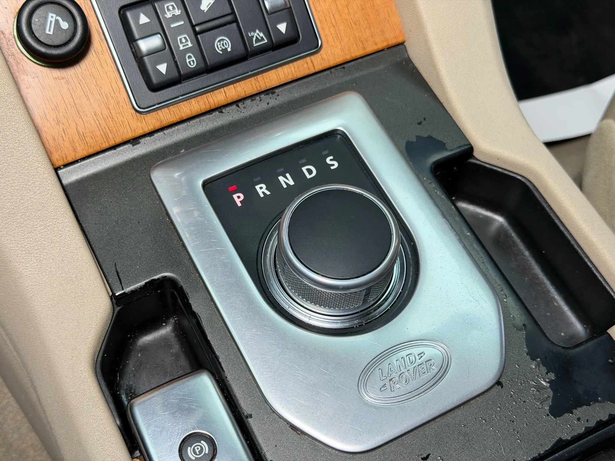 Used 2015 Land Rover LR4 HSE image 51