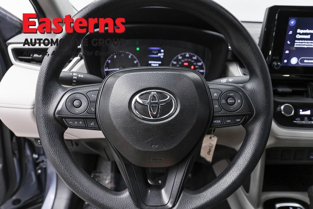 Used 2025 Toyota Corolla Cross L FWD image 12