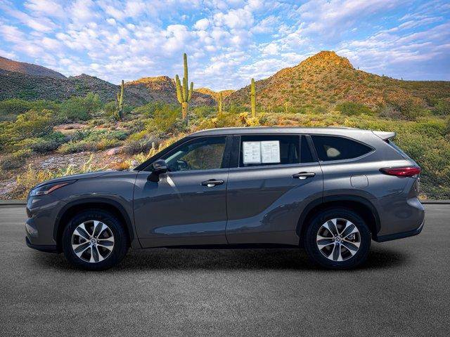 Used 2023 Toyota Highlander XLE FWD image 7