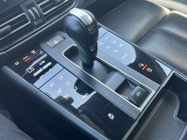 Used 2024 Porsche Macan AWD/4WD image 16