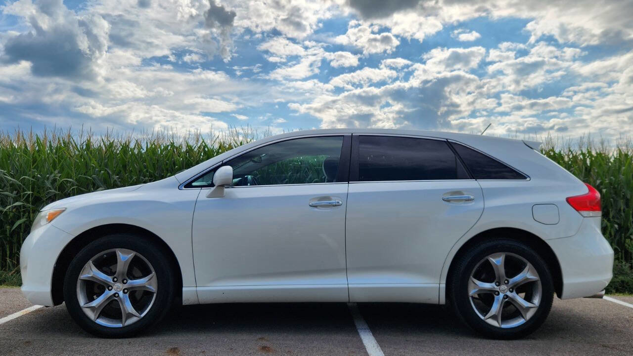 Used 2010 Toyota Venza AWD image 2