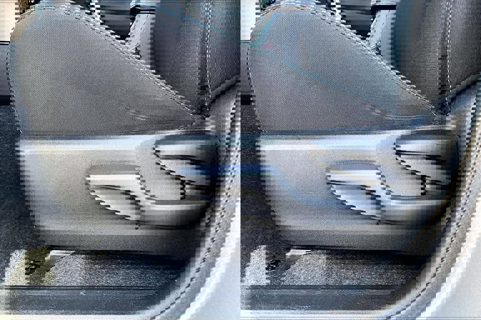 Used 2017 Toyota RAV4 XLE w/ Carpet Mat Package image 31