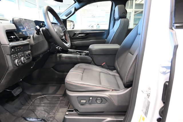 New 2026 Chevrolet Suburban RST w/ RST Capability Package AWD/4WD image 9