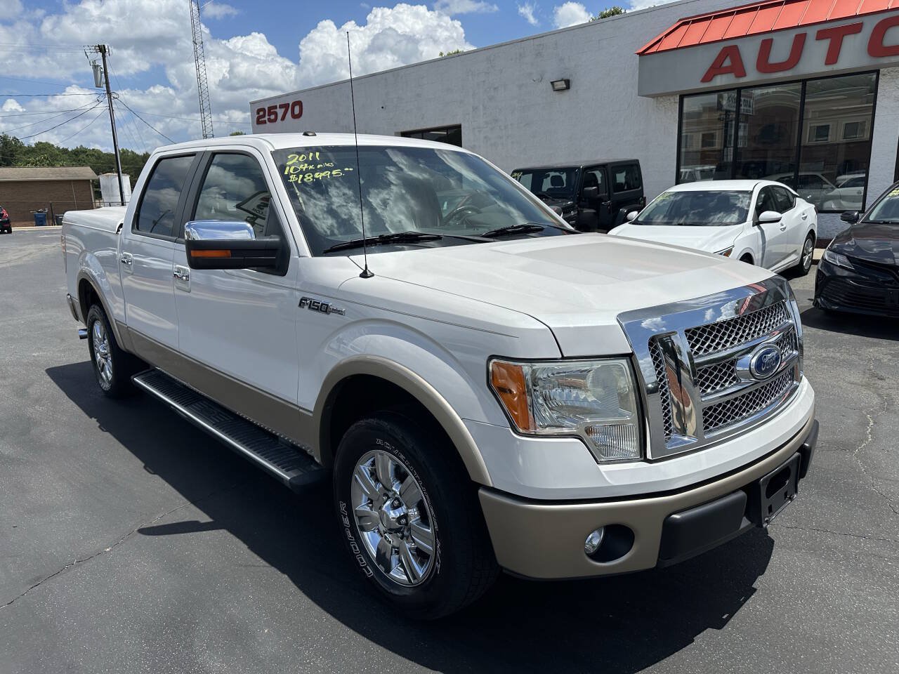 Used 2011 Ford F150 Lariat w/ Lariat Chrome Pkg RWD image 3
