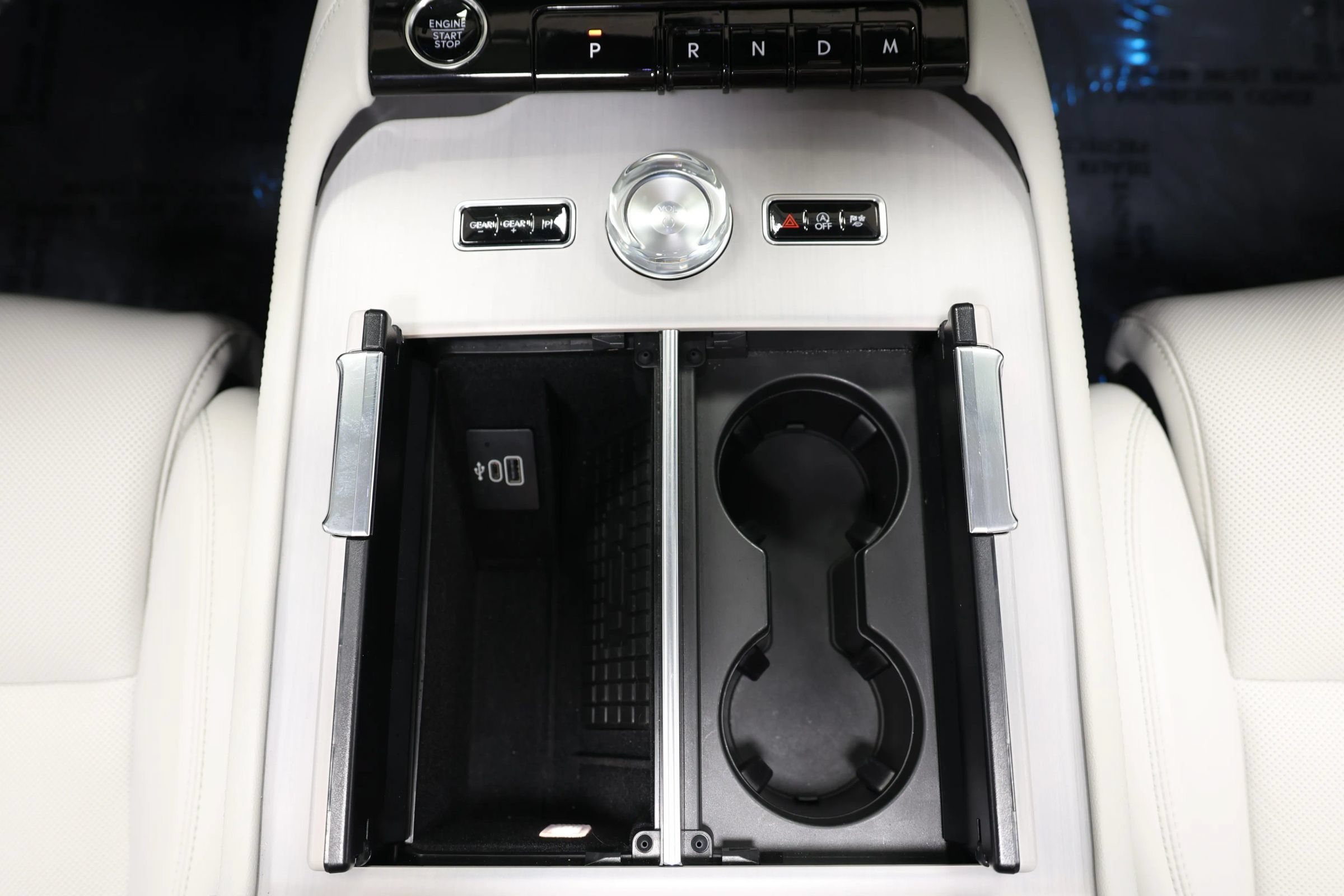Used 2025 Lincoln Navigator Reserve AWD/4WD image 46