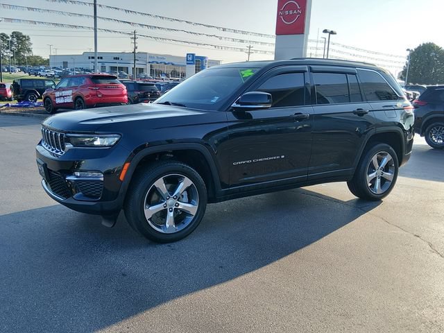 Used 2024 Jeep Grand Cherokee Limited AWD/4WD image 7