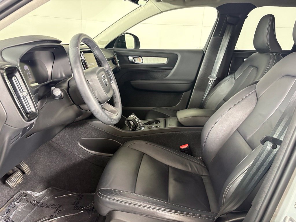 Used 2024 Volvo XC40 B5 Core AWD/4WD image 21