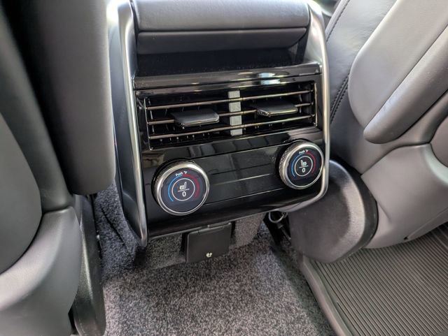 New 2026 Land Rover Range Rover Long Wheelbase SE image 13