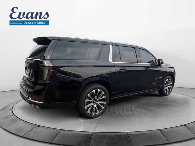 Used 2025 Chevrolet Suburban High Country AWD/4WD image 6