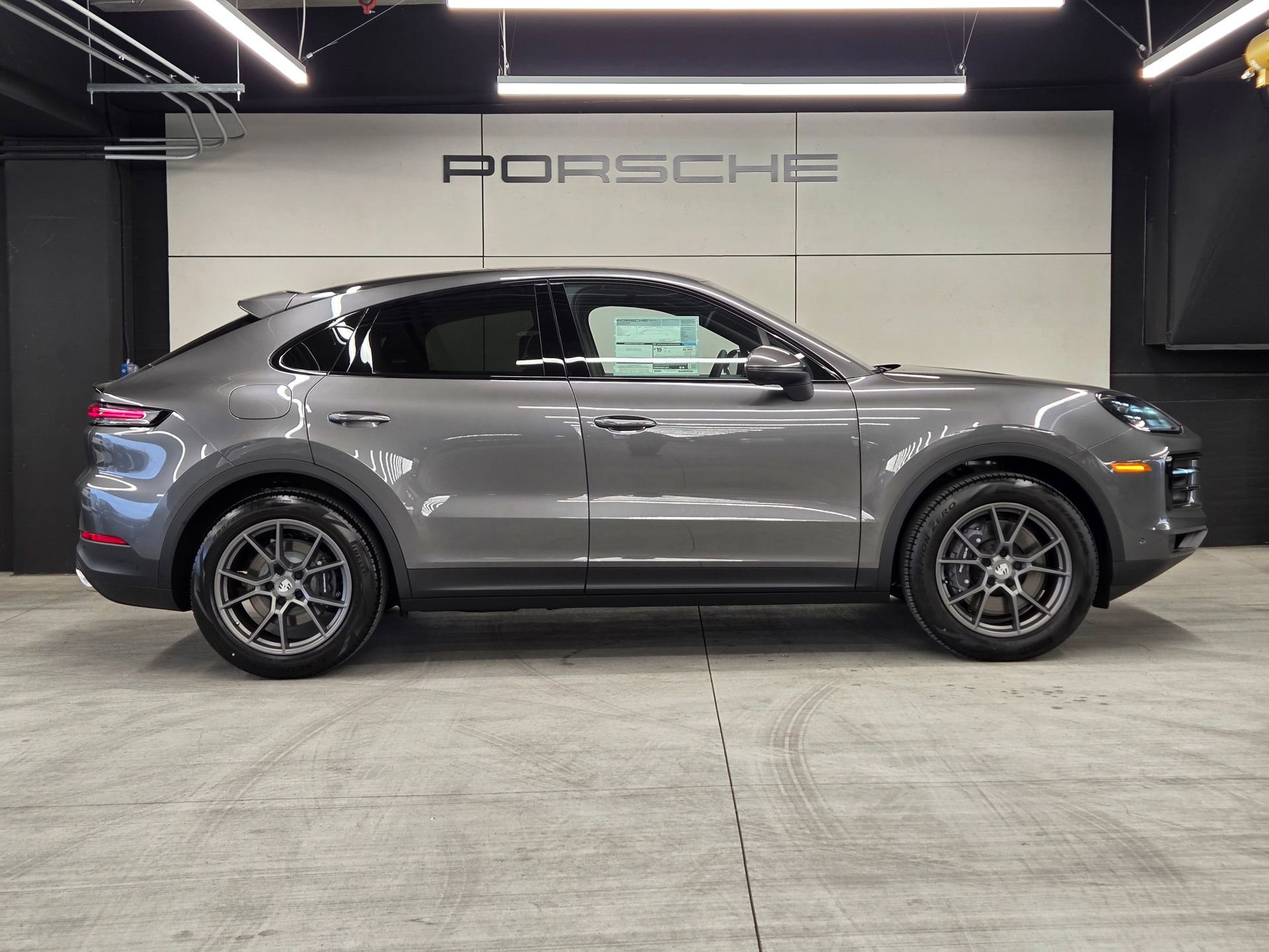 New 2026 Porsche Cayenne Base image 29