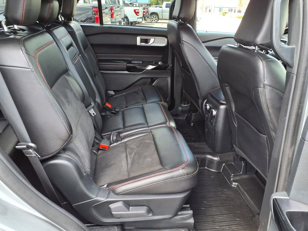 Used 2023 Ford Explorer ST-Line w/ Class IV Trailer Tow Package AWD/4WD image 16