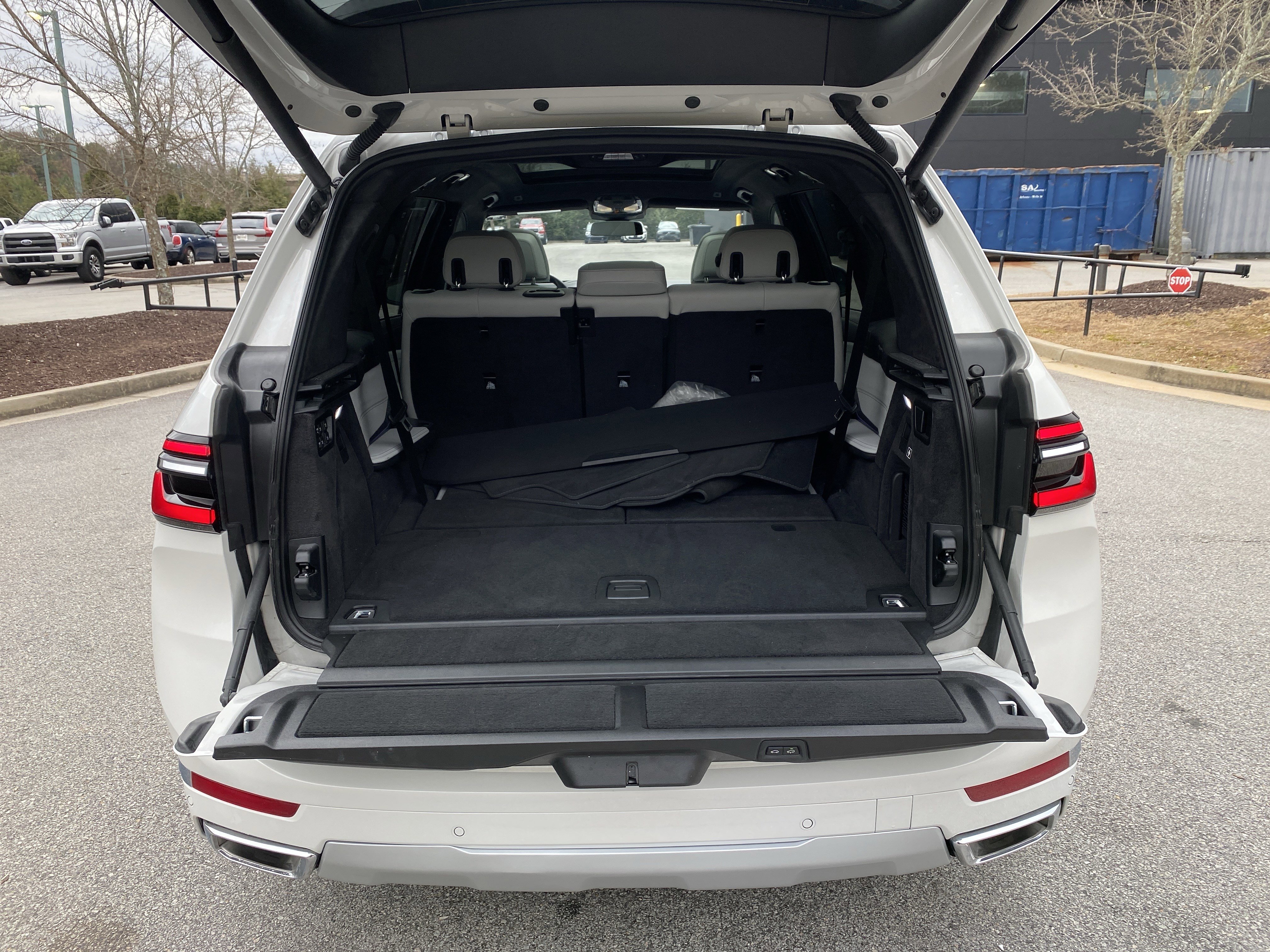 Used 2024 BMW X7 xDrive40i w/ Premium Package image 53