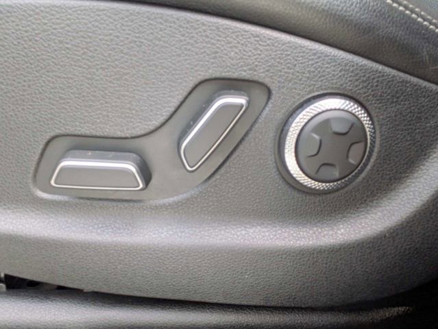 Used 2023 Genesis GV70 2.5T AWD/4WD image 21
