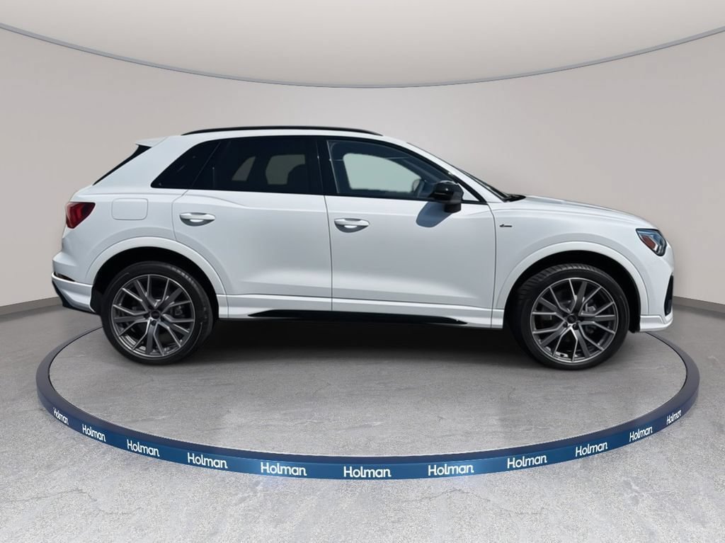 Certified 2025 Audi Q3 2.0T Premium Plus w/ Premium Plus Package AWD/4WD image 4