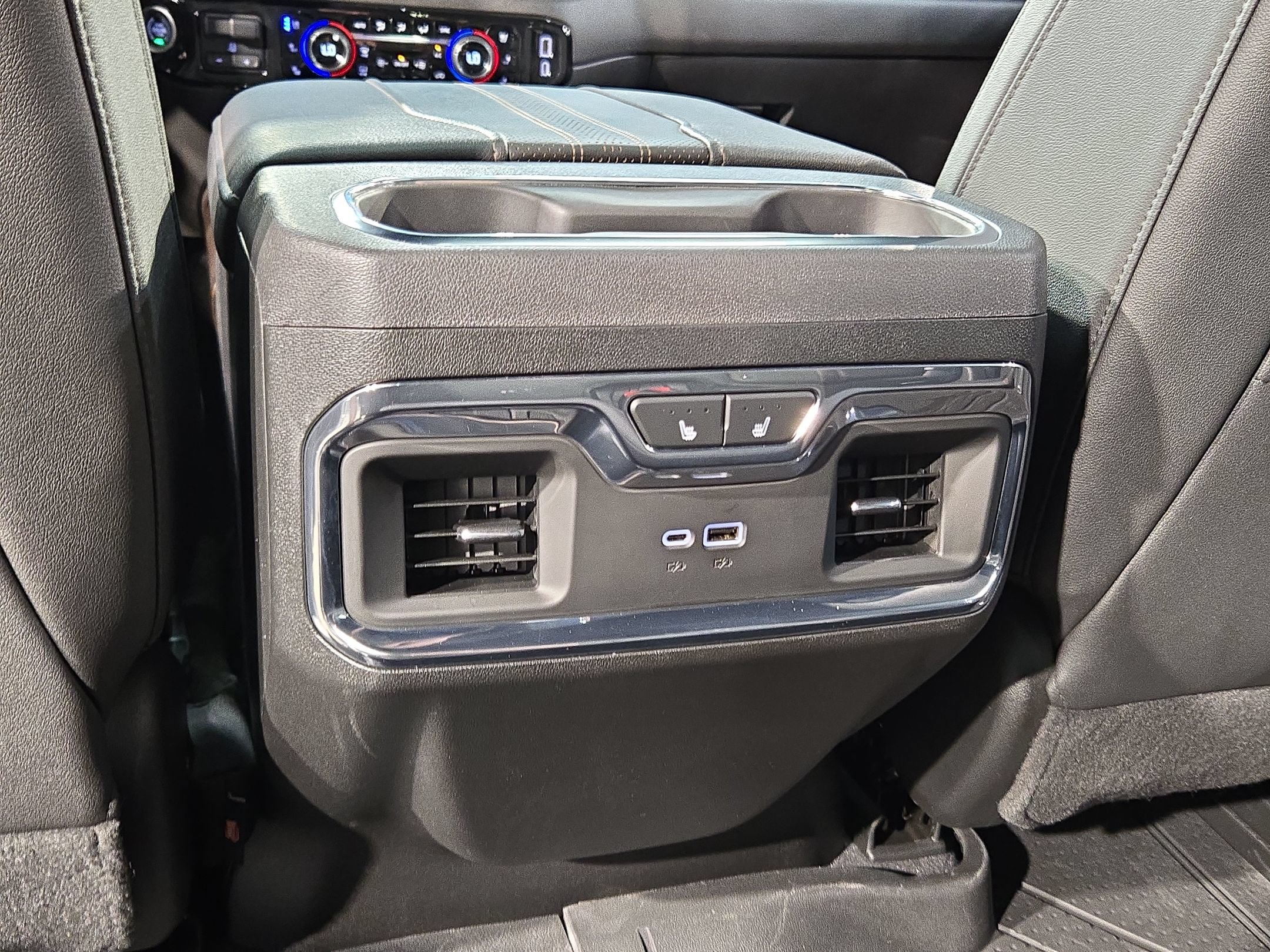 Used 2024 Chevrolet Silverado 1500 High Country w/ High Country Premium Package AWD/4WD image 37