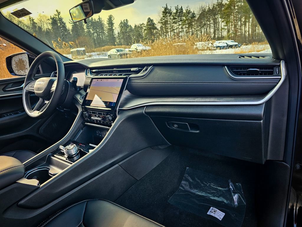 New 2025 Jeep Grand Cherokee L Limited w/ Black Appearance Package image 50