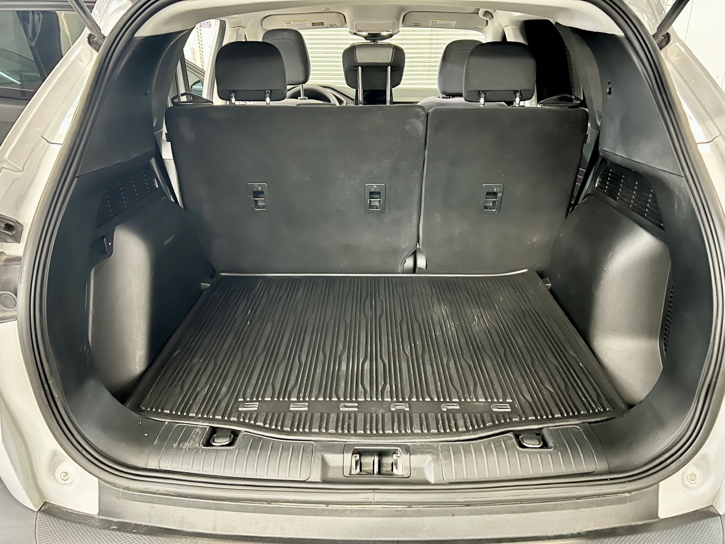 Used 2021 Ford Escape SE w/ SE Sport Appearance Package image 11