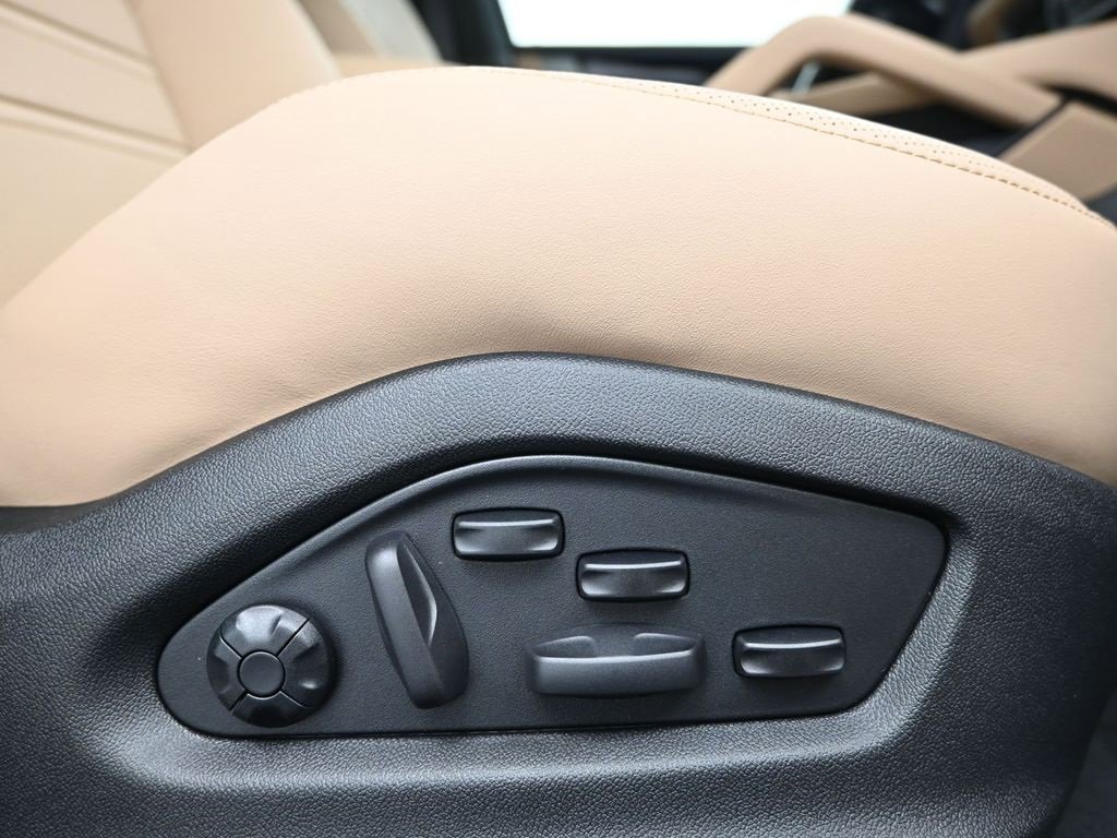 New 2026 Porsche Cayenne image 14