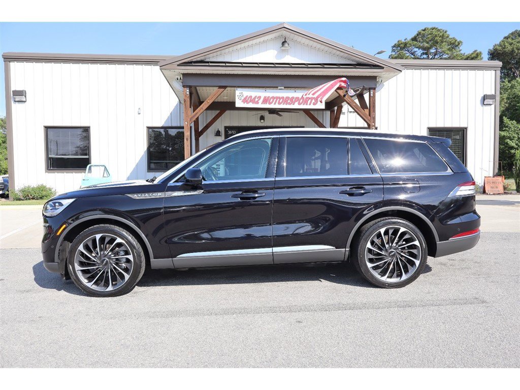 Used 2020 Lincoln Aviator Reserve w/ Equipment Group 202A AWD/4WD image 2