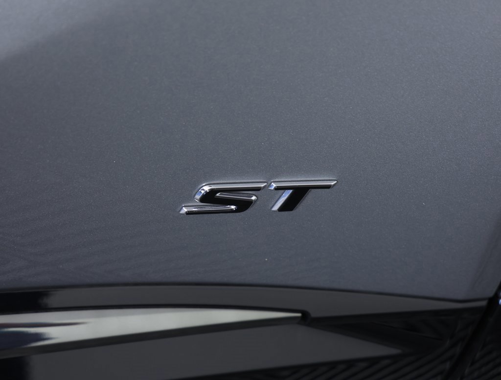 New 2025 Buick Envision Sport Touring image 8