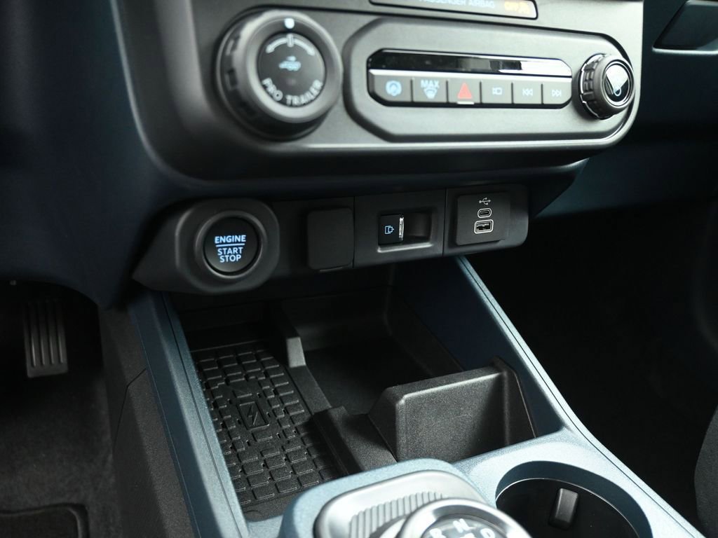 New 2025 Ford Maverick Lariat w/ Black Appearance Package image 16
