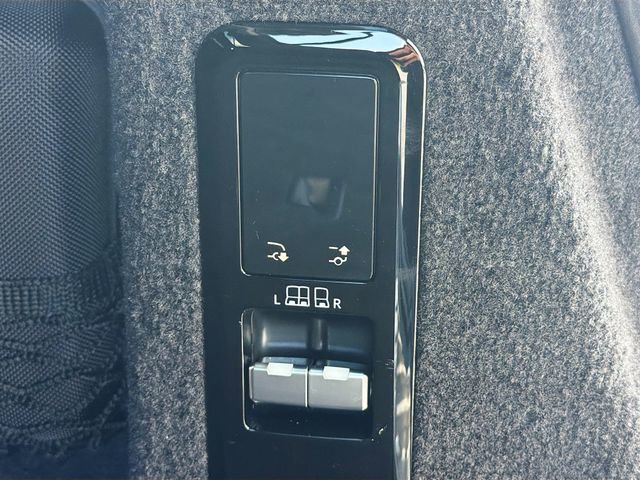 Used 2024 Land Rover Range Rover Sport Dynamic SE image 13