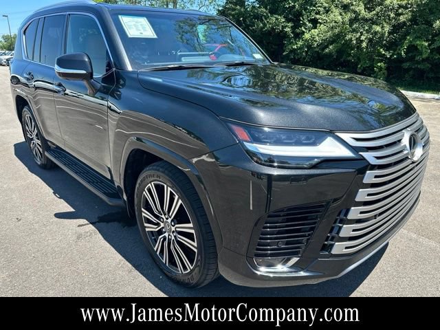 Used 2023 Lexus LX 600 4WD w/ Luxury Package image 3