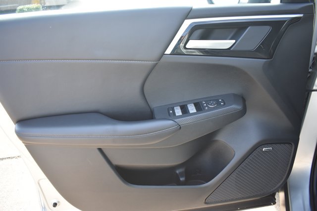 Used 2025 Mitsubishi Outlander SE FWD image 12