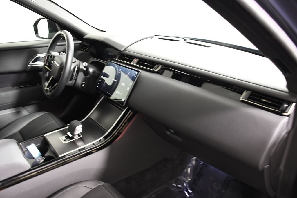 Certified 2026 Land Rover Range Rover Velar Dynamic SE AWD/4WD image 19