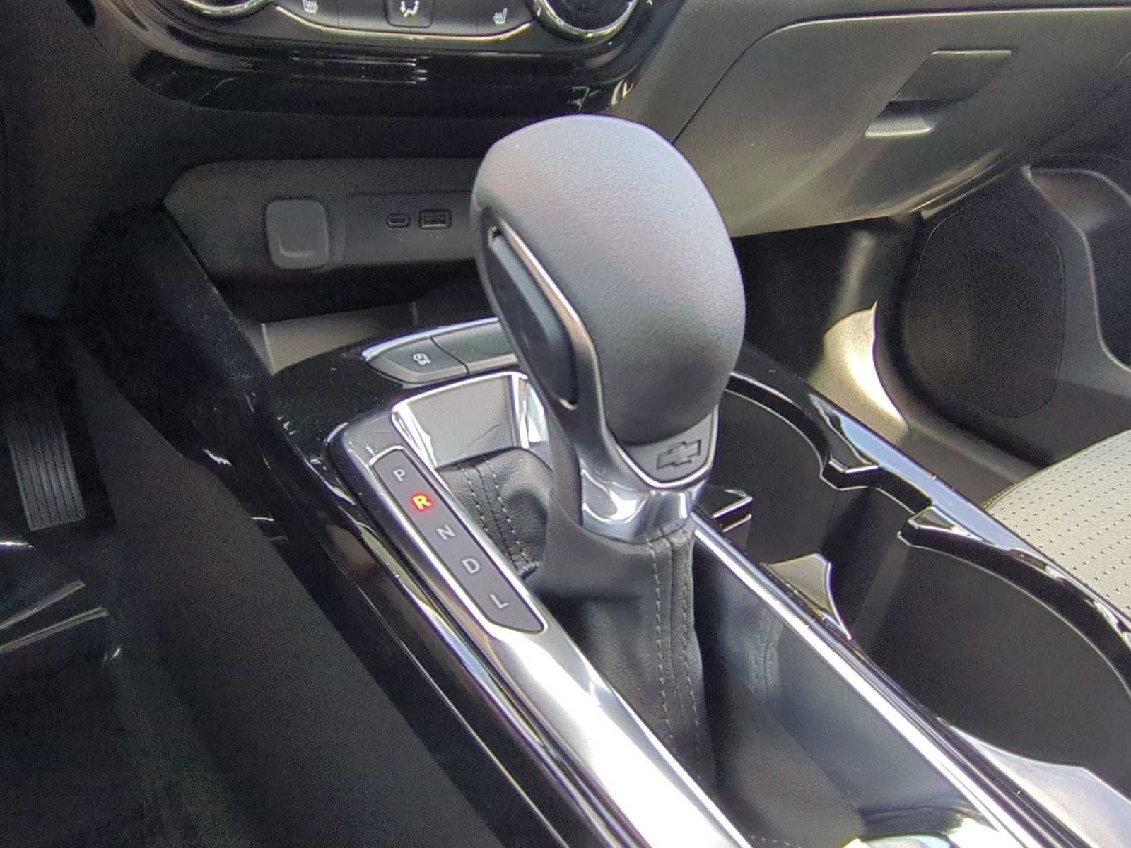 New 2026 Chevrolet Trax LT w/ Midnight Edition FWD image 21