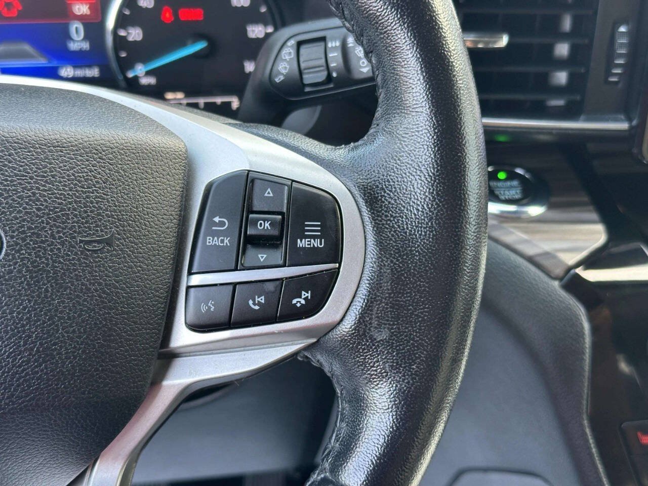 Used 2021 Ford Explorer Limited w/ Equipment Group 301A AWD/4WD image 22