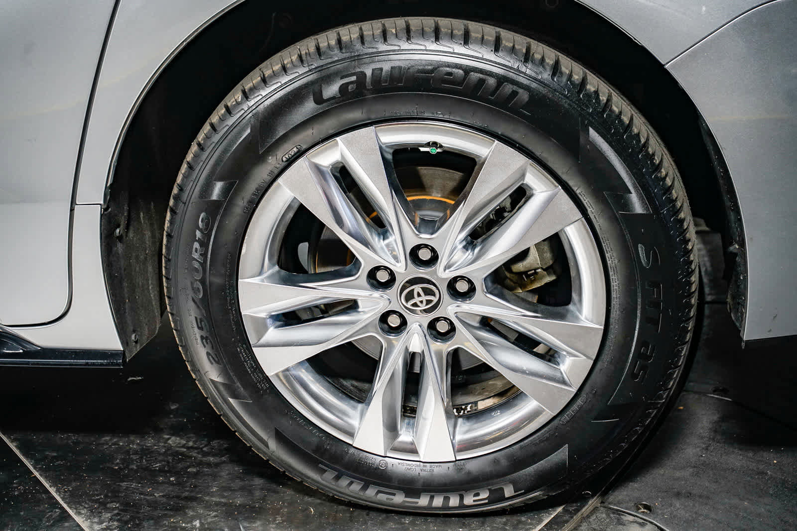 Used 2021 Toyota Sienna Limited image 12