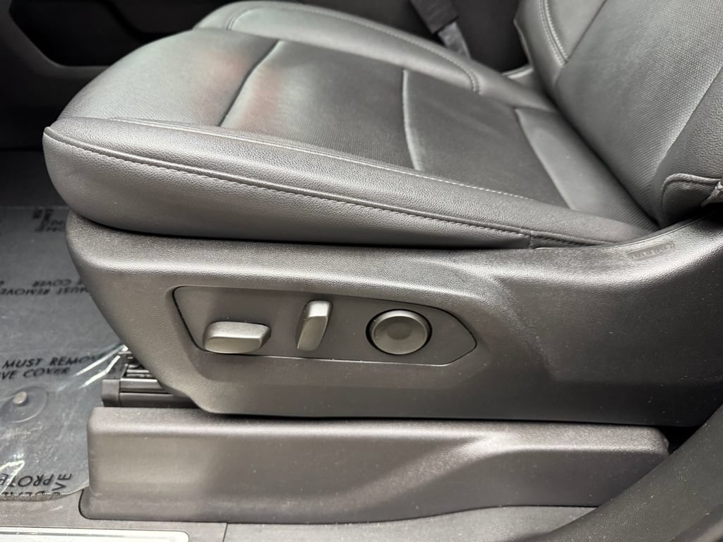 Used 2024 Chevrolet Silverado 1500 LTZ w/ LTZ Convenience Package II AWD/4WD image 11