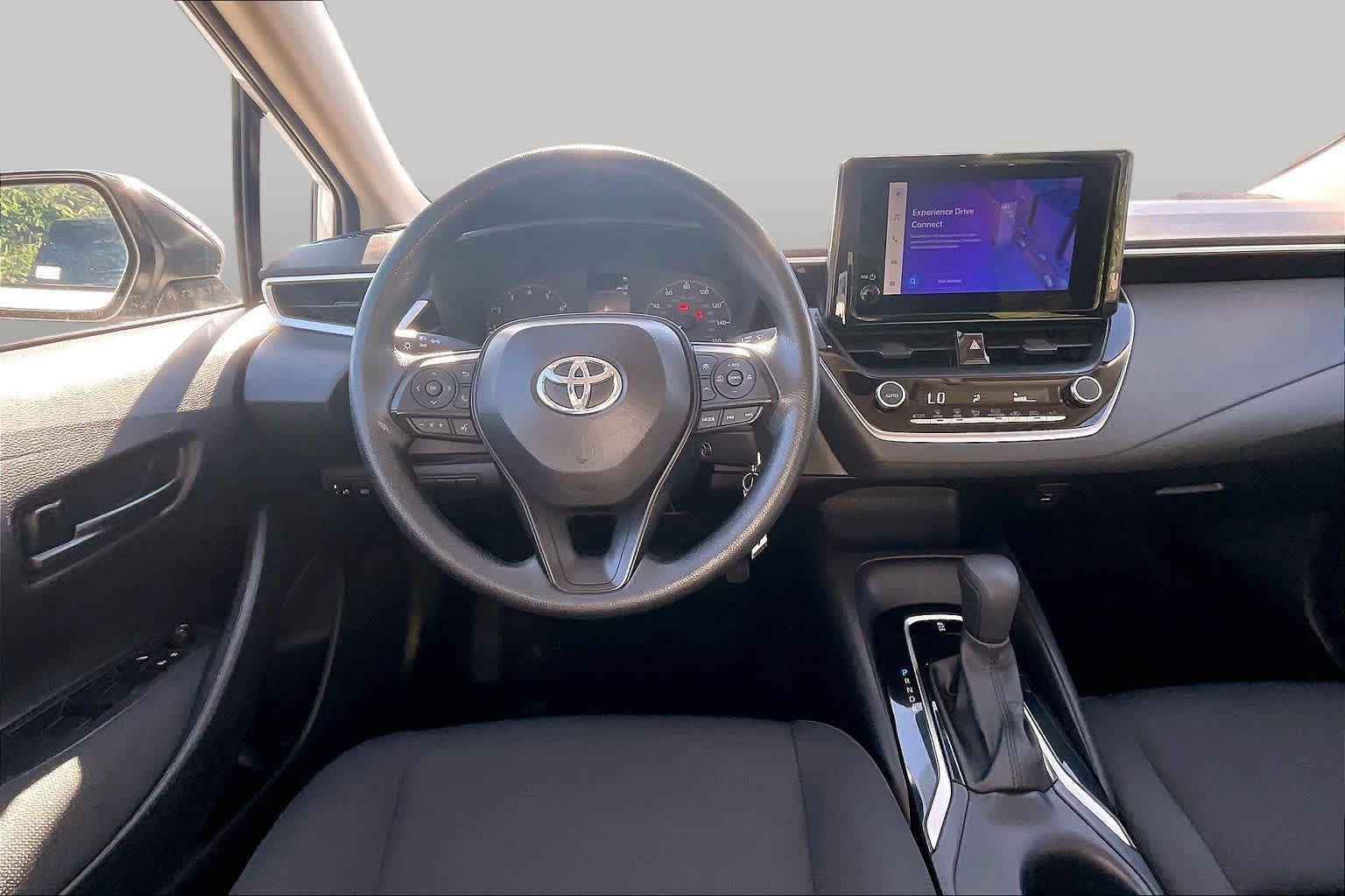Used 2025 Toyota Corolla LE FWD image 6