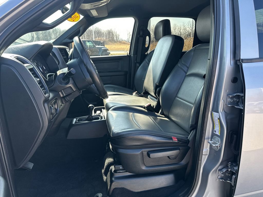 Used 2024 RAM 3500 Tradesman w/ Chrome Appearance Group image 3