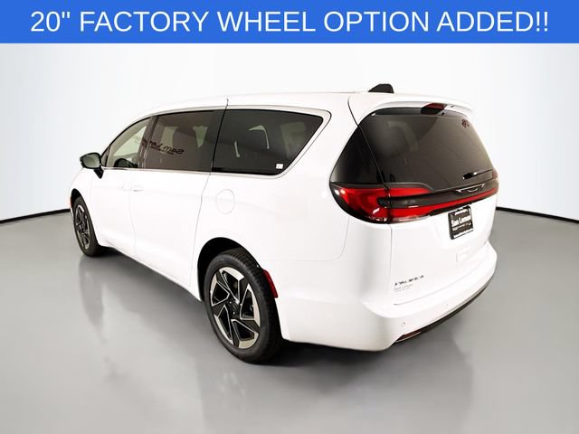 New 2027 Chrysler Pacifica Limited AWD/4WD image 5