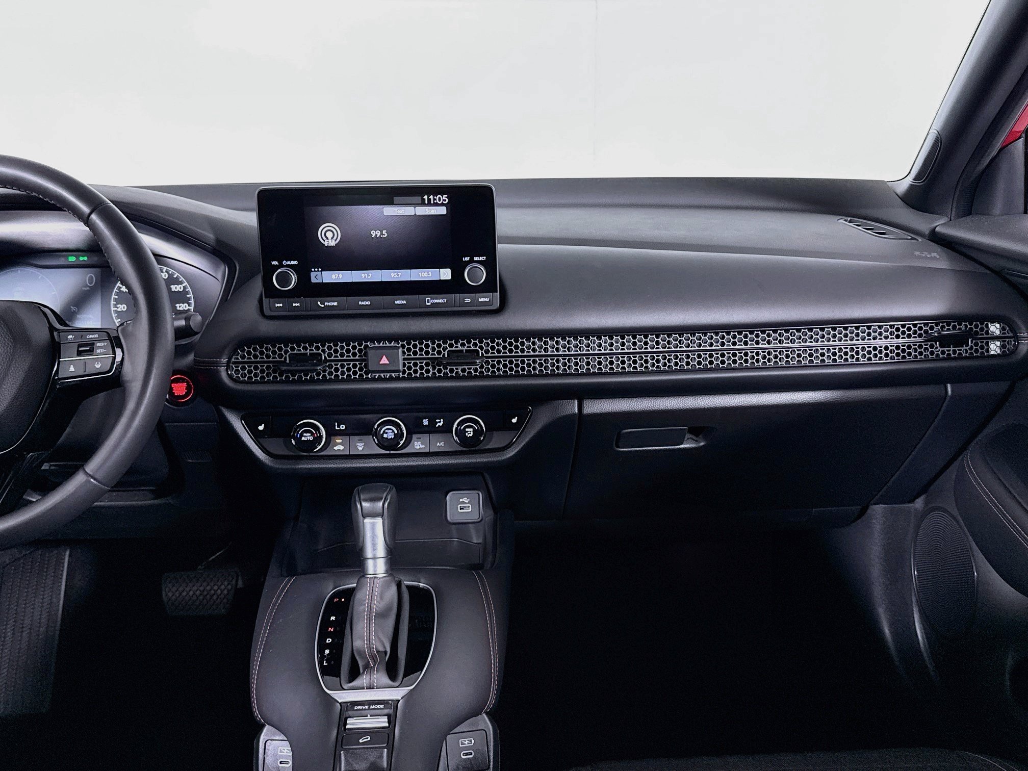 Used 2025 Honda HR-V Sport image 11
