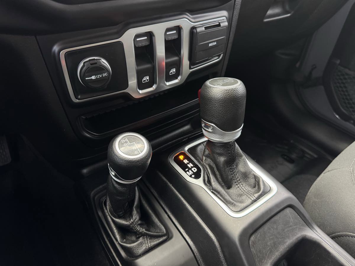 Used 2020 Jeep Wrangler Sport AWD/4WD image 23