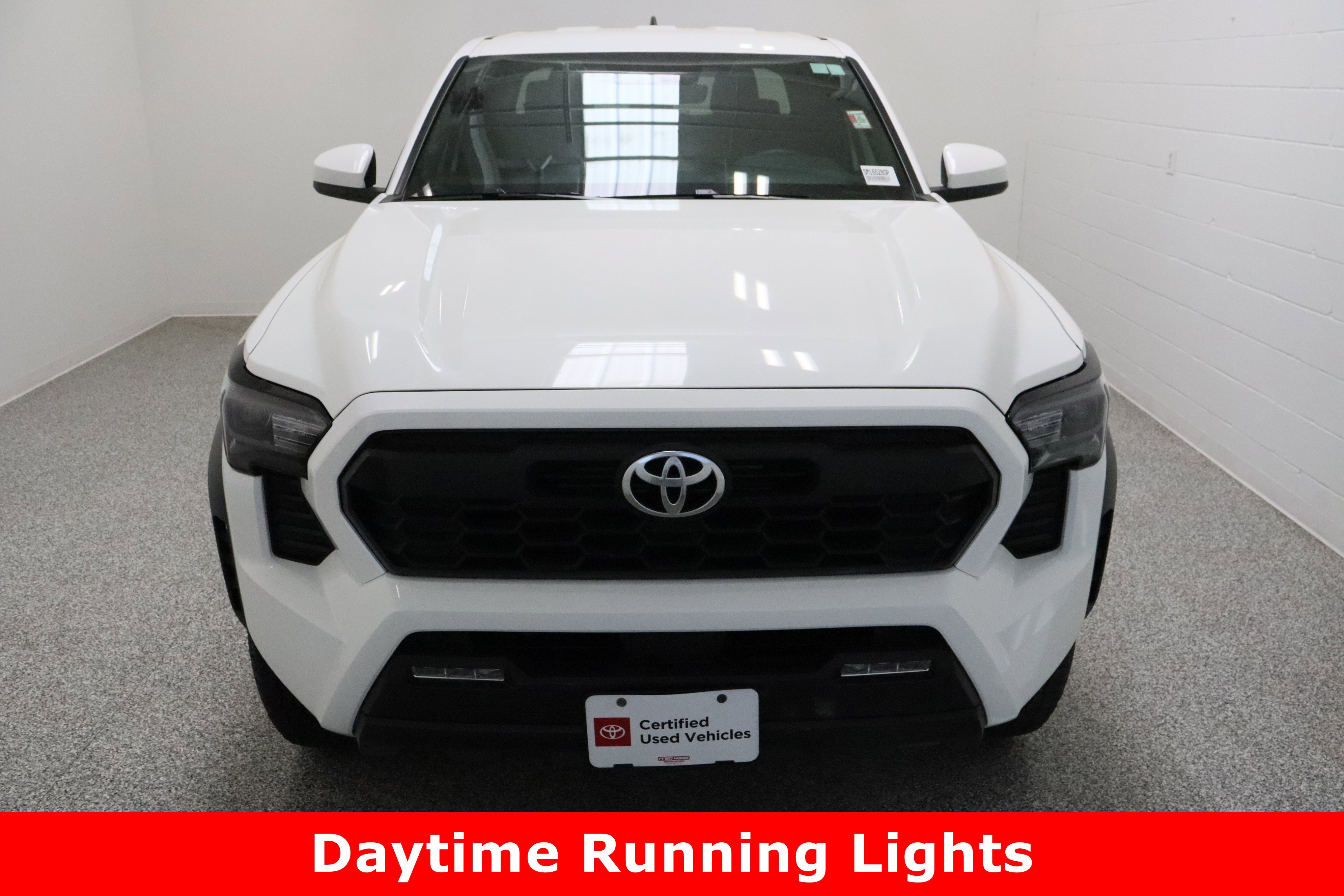 Certified 2025 Toyota Tacoma TRD Off-Road AWD/4WD image 3
