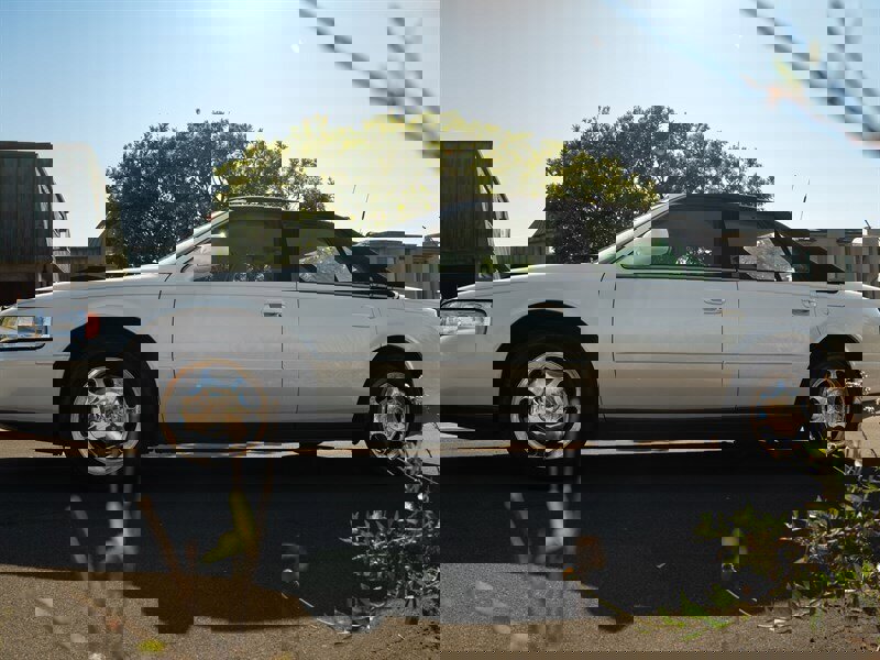 Used 1999 Cadillac Seville SLS w/ Personalization Pkg image 4