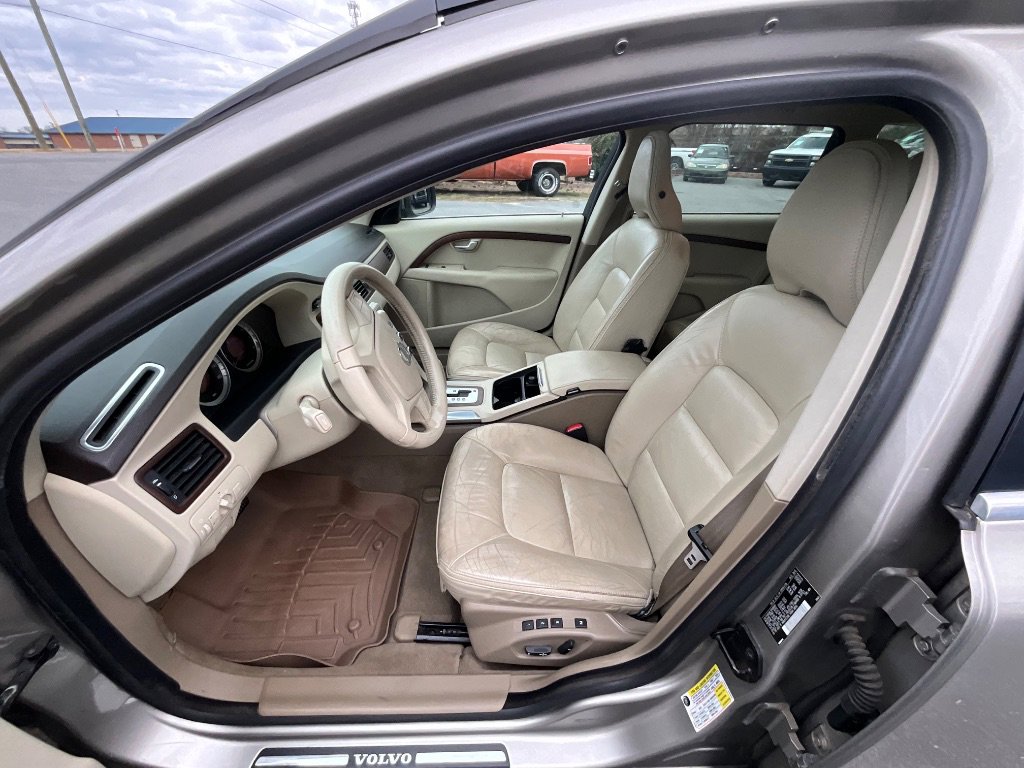 Used 2011 Volvo XC70 3.2 FWD image 10