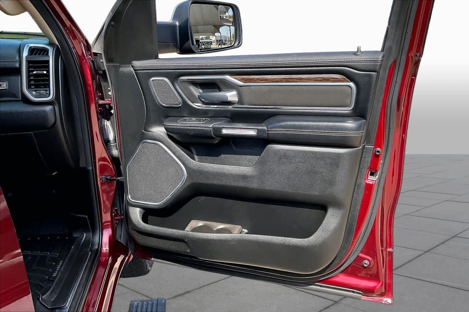 Used 2019 RAM 1500 Laramie AWD/4WD image 22