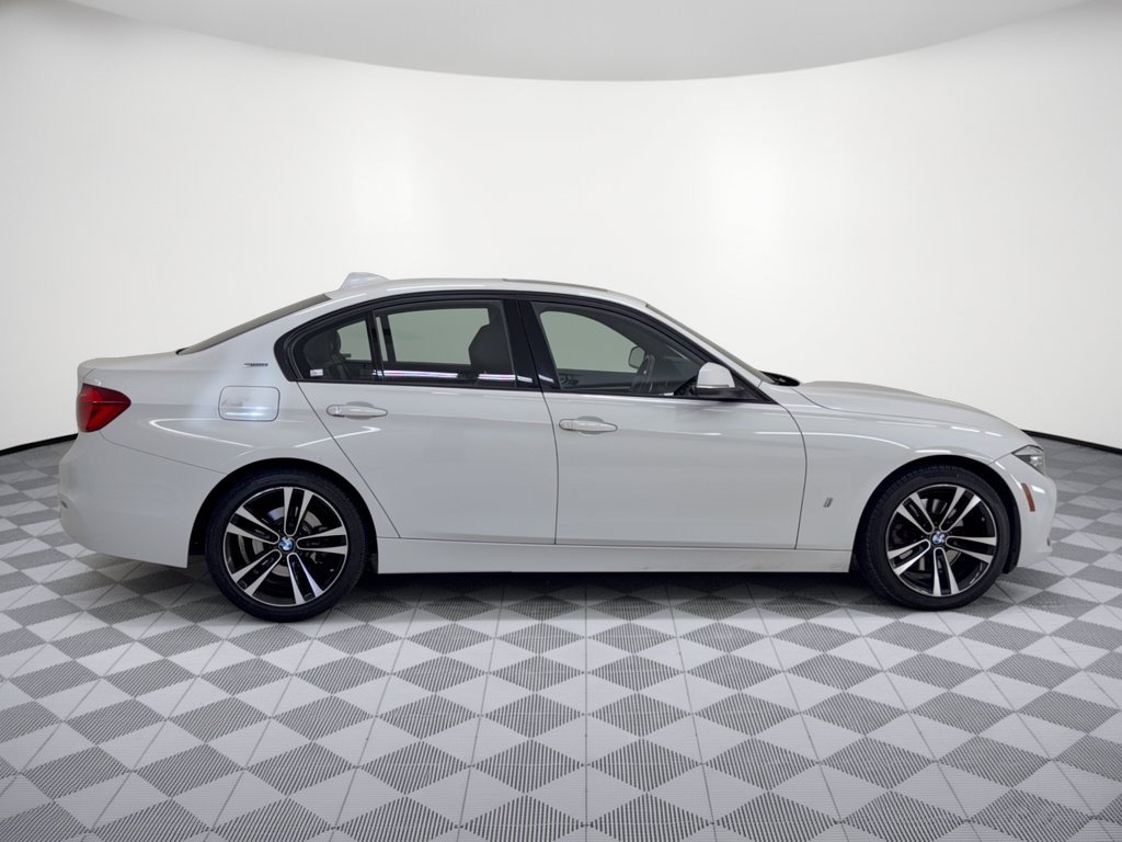 Used 2018 BMW 330e w/ Convenience Package RWD image 6