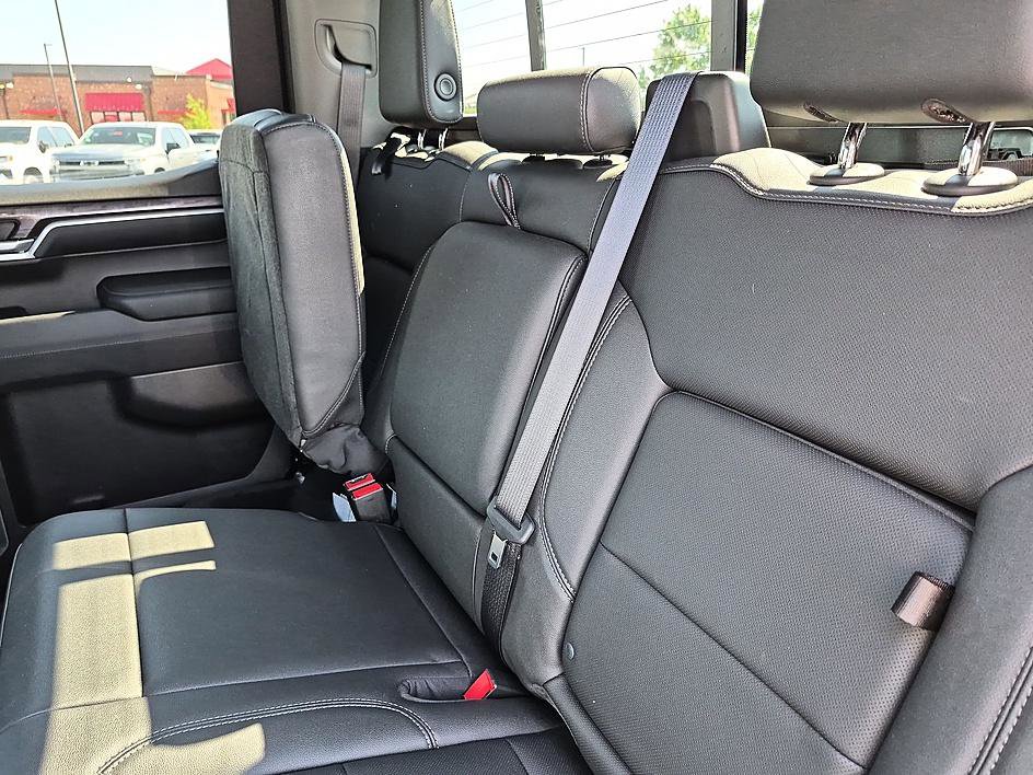 Used 2022 Chevrolet Silverado 1500 LTZ w/ LTZ Premium Package AWD/4WD image 30